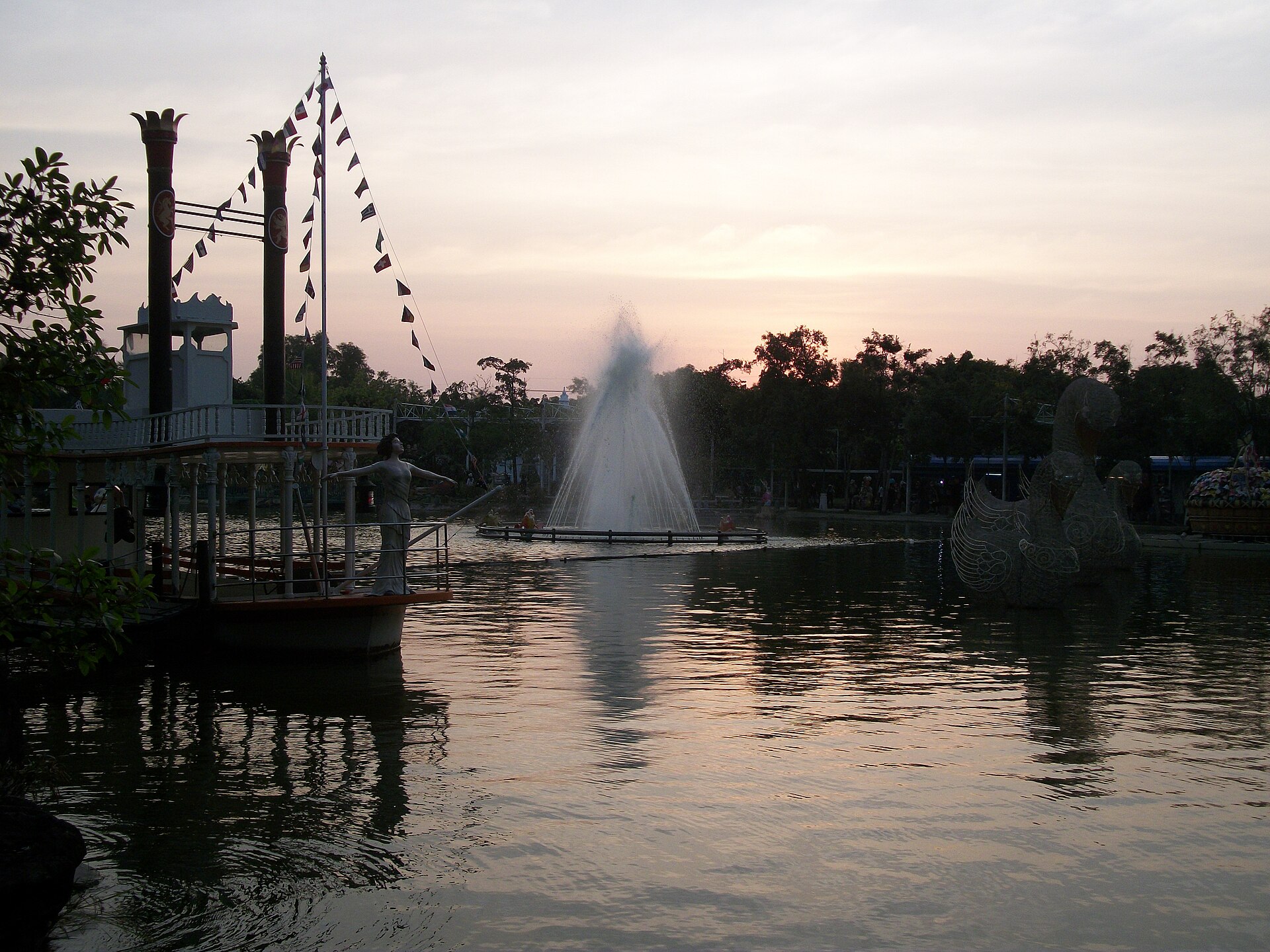 Dream World Bangkok photo 2